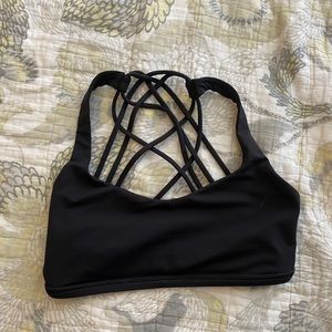 Lululemon Free To Be sports bra